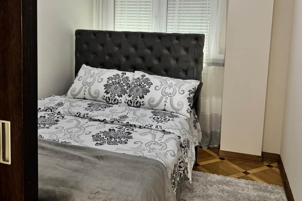 디럭스 아파트, 발코니, 시내 전망