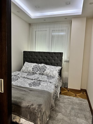 디럭스 아파트, 발코니, 시내 전망