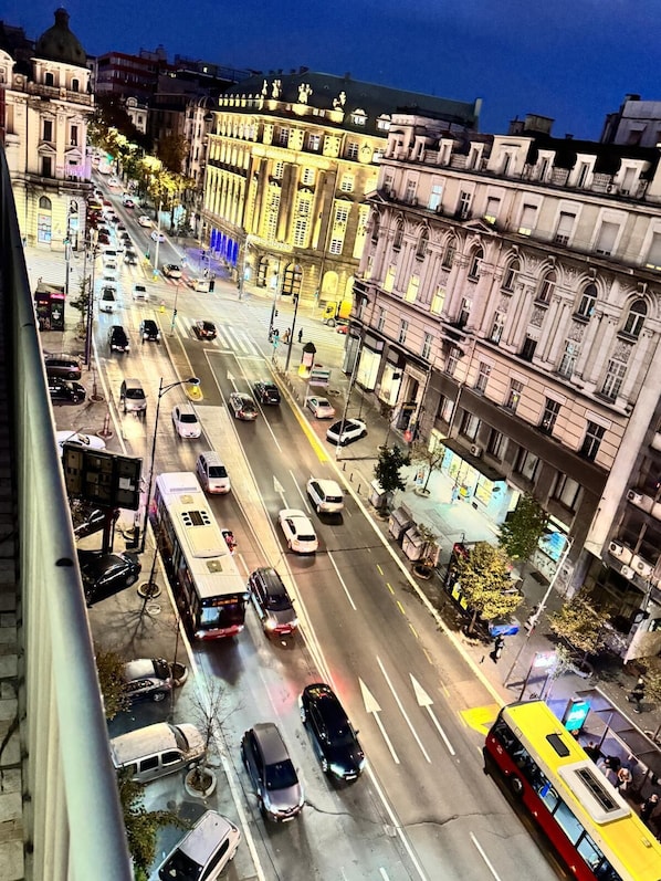 디럭스 아파트, 발코니, 시내 전망 | 발코니