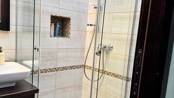 Deluxe Apartment, Balcony, City View | Bathroom