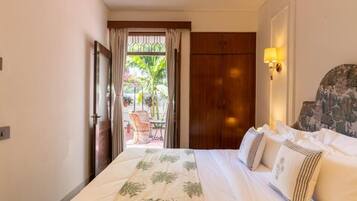 Deluxe Double Room, Patio, Garden View