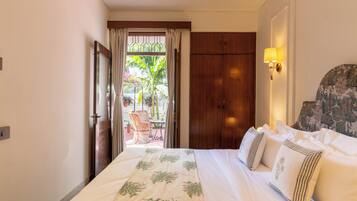 Deluxe Double Room, Patio, Garden View | Terrace/patio