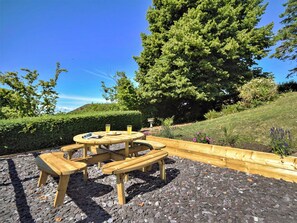 Outdoor dining - Ashford Holt Cottage (Ashford)