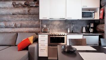 Apartment, 2 Bedrooms, Lake View | Private kitchen | Highchair