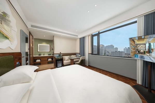 Free minibar, desk, laptop workspace, blackout curtains - Nostalgia Hotel Hangzhou Wulinmen Branch (Hangzhou)