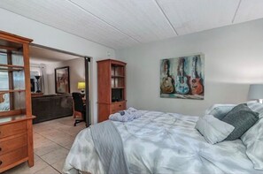 Room - Urban Oasis near Hyde Park, Walkable to Downtown! (Tampa)