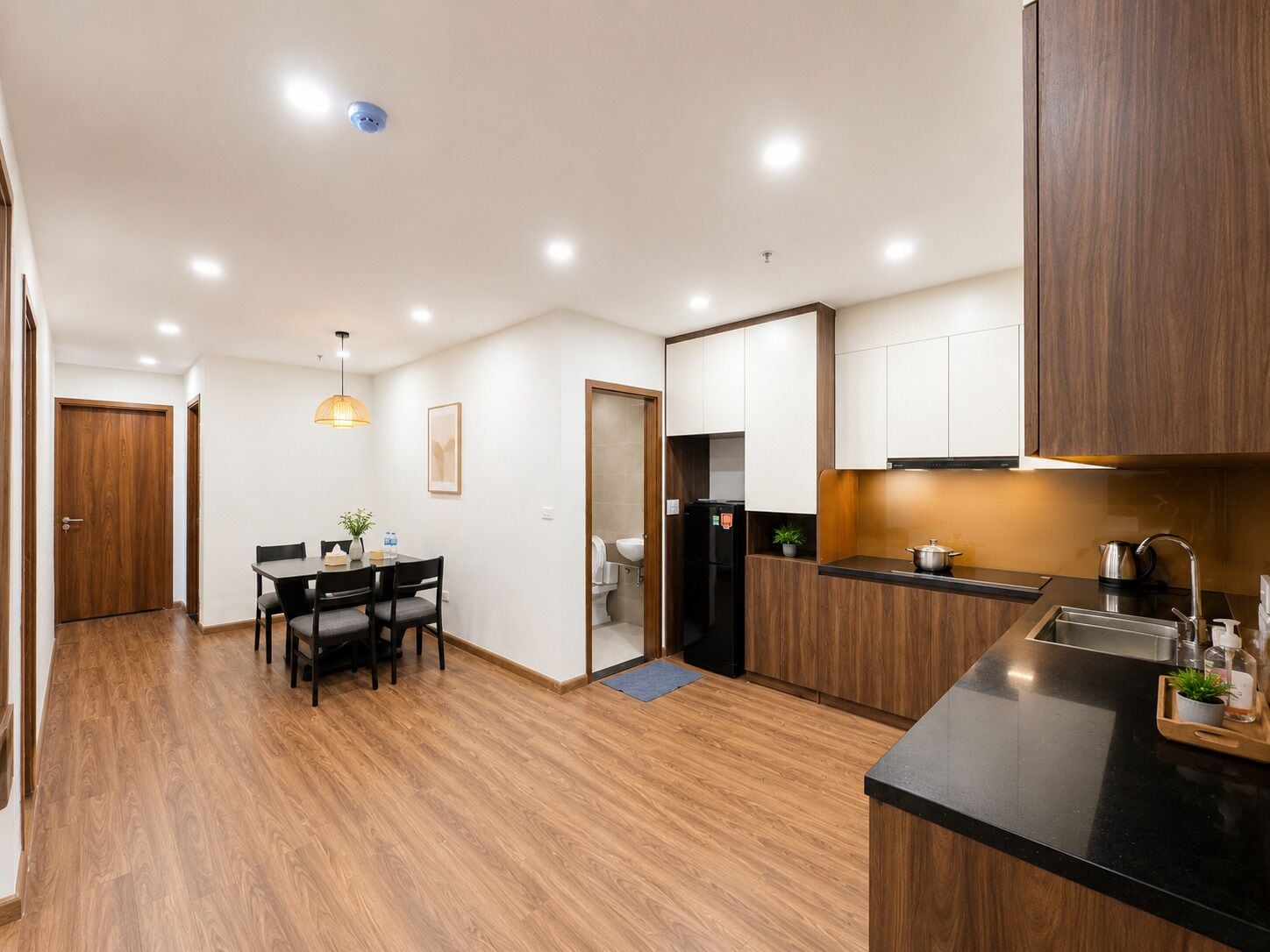 Apartment, 3 Bedrooms | Desk, laptop workspace, blackout curtains, soundproofing