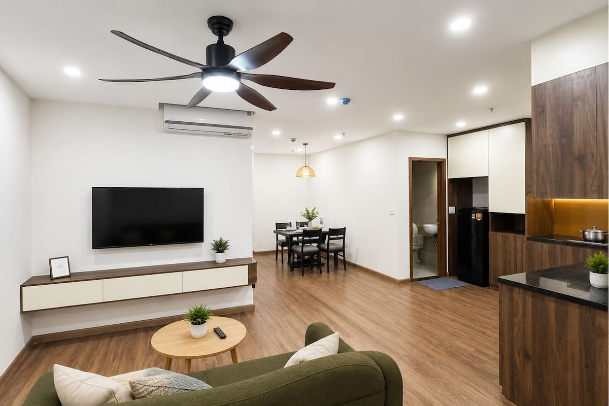 Apartment, 3 Bedrooms | Desk, laptop workspace, blackout drapes, soundproofing
