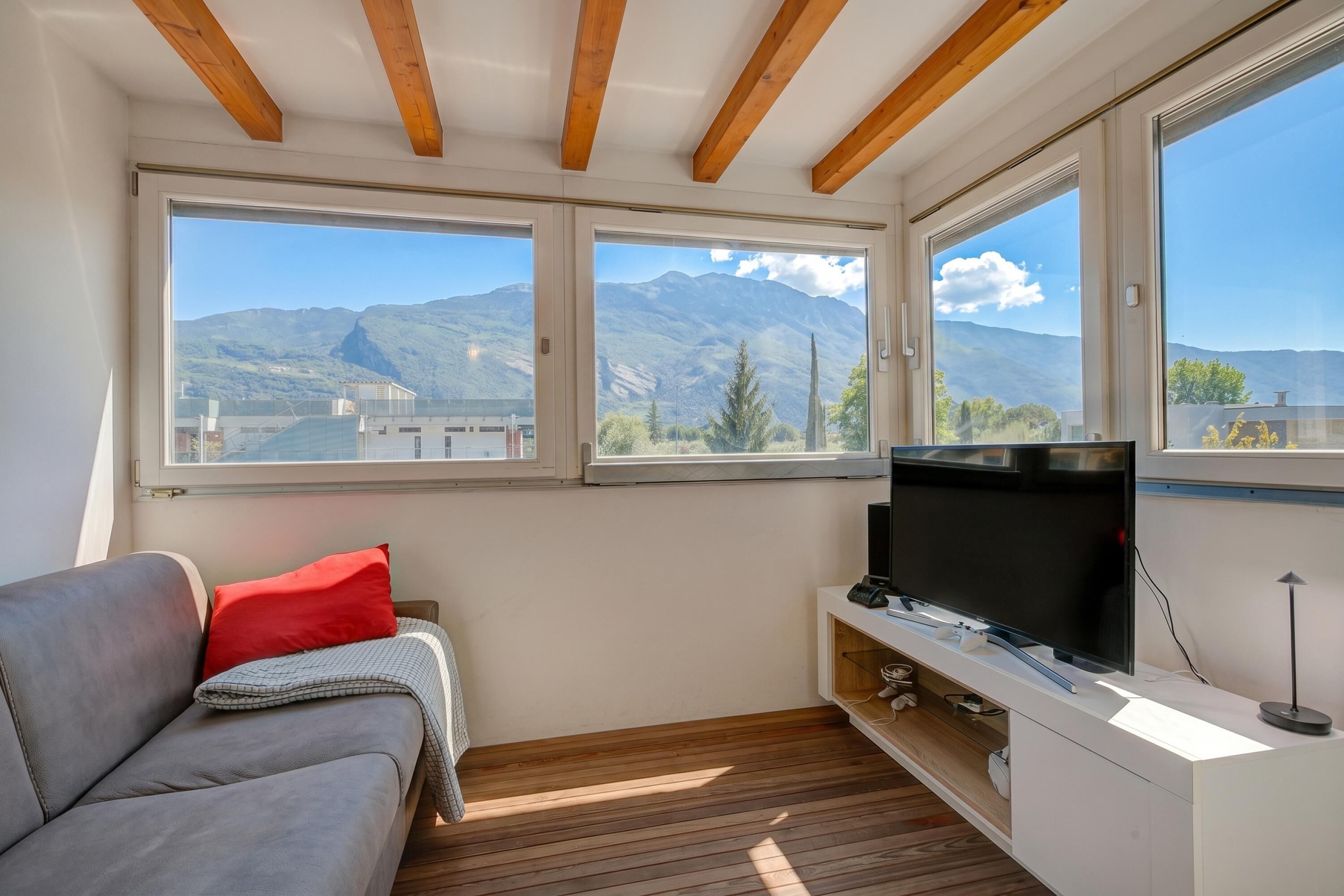 Family Apartment, Multiple Bedrooms, Lakeside (Torbole Lake Front) | Living area