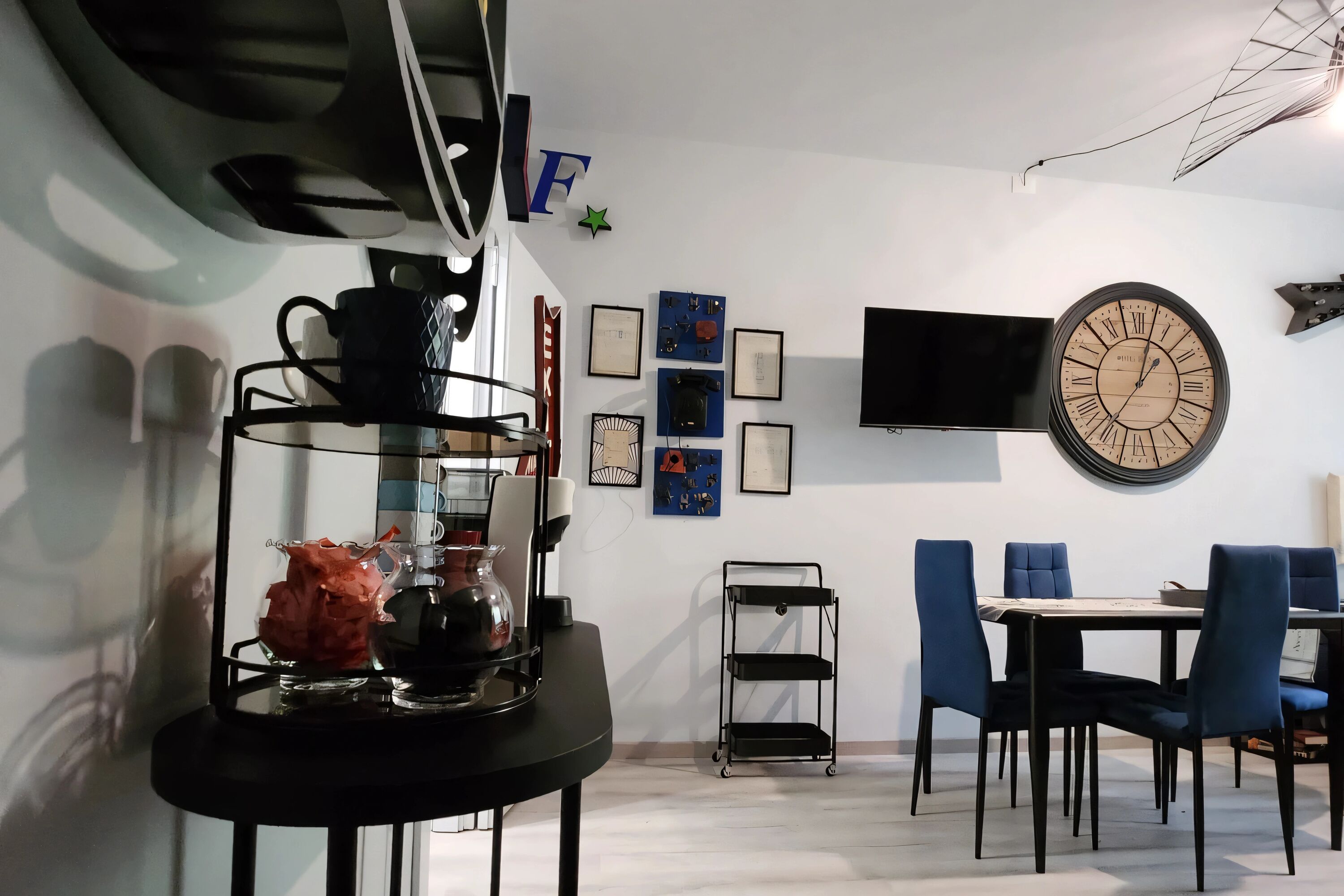 Standard Studio, Mountain View (Apt Suite 125 shared pool & sun) | Dining
