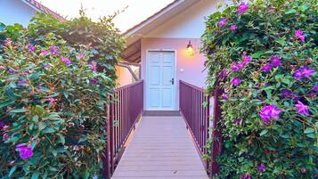 Suite, Balcony, Mountain View