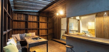 Interior. Allyoucandrink craft beer Accommodation plan / Fuefuki City Yamanashi
