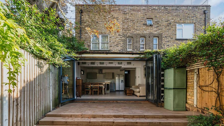 Charming Victorian Flat With Private Garden in Shepherd's Bush