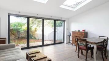 Apartment, 2 Bedrooms | Living room