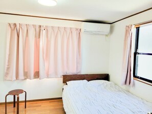 4 bedrooms, desk, iron/ironing board, bed sheets - 2minute walk from HigashiNagasaki Station | Priv / Toshima Ward Tokyo (Toshima Ward)