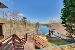 Property grounds - Home 11 Mi to Clemson: Lake-View Balcony & Dock! (Seneca)