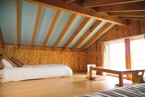 1 slaapkamer, een bureau, gratis wifi, beddengoed