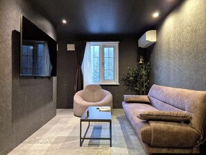 Living area - Nagare  Private luxury room close to ski resort / Otaru City Hokkaidō (Otaru City)