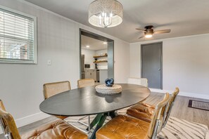 Dining - Renovated Oasis w/ Yard: Pets Welcome! (Gulf Breeze)