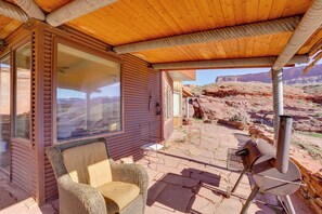 Terrace/patio - Ultimate Base Camp! Disc Golf, Hike, ATV, Views (Moab)
