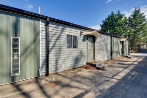 Exterior - Lake Keowee Gem! Close to Clemson & Hiking Trails (Seneca)