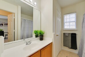 Bathroom - 5 Mi to Uptown Charlotte! Family Retreat w/ Yard (Charlotte)