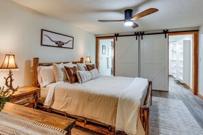 Room - 1/2 Mi to State Park! Riverfront Ozarks Retreat (Mammoth Spring)