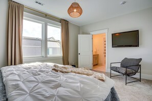 Room - Groups Welcome, Stroll to Shore: Garden City Gem (Garden City)