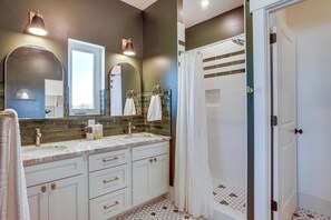 Hair dryer, towels - 'Bearly Behaven' Near Bear Lake & Marina! (Garden City)