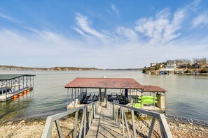 Property grounds - Group Getaway! Osage Beach Escape w/ Private Dock (Osage Beach)