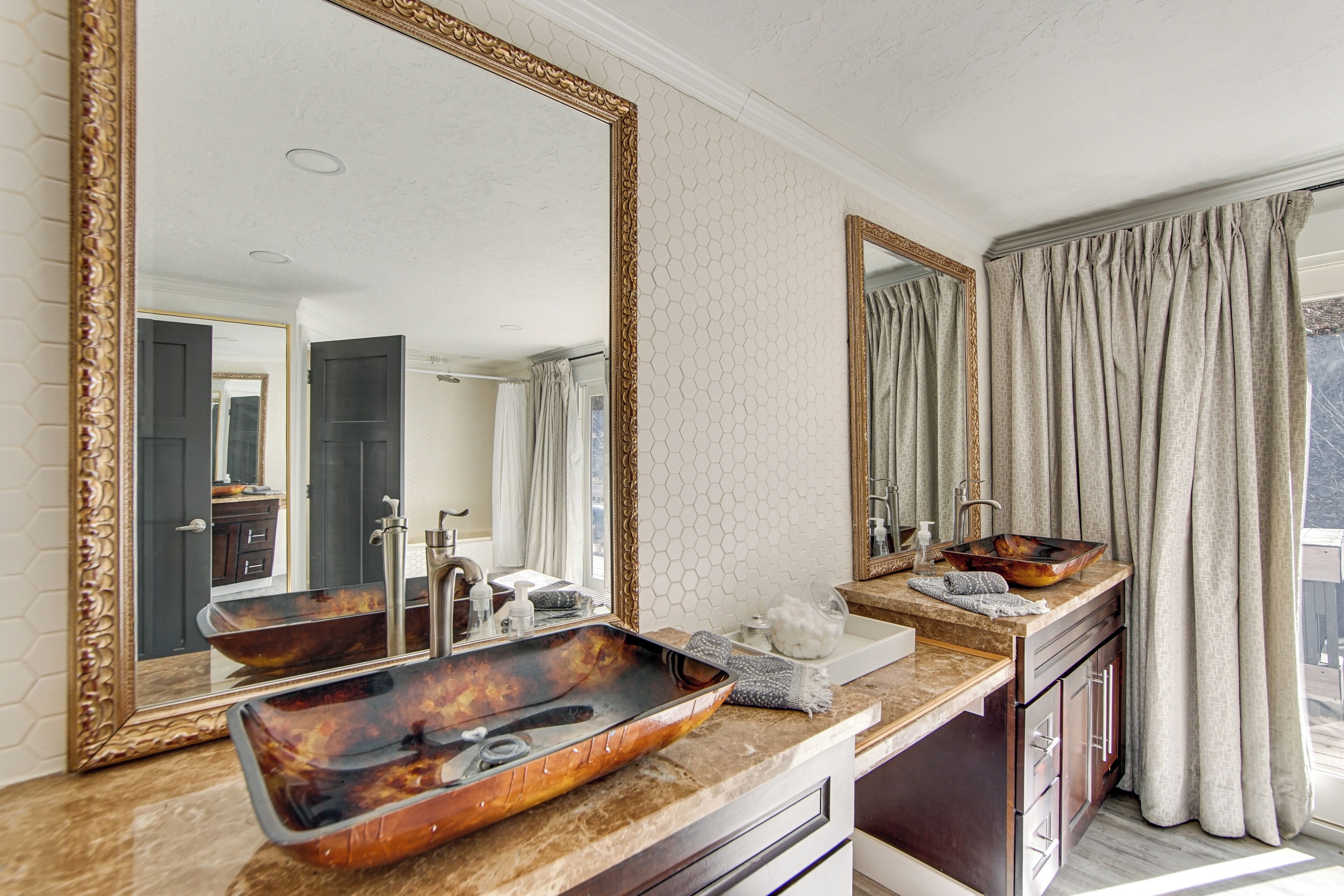 Hair dryer, towels