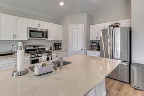 Fridge, microwave, stovetop, dishwasher - Hybrid Work Retreat in Lithia w/ Pool Access! (Lithia)