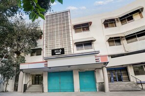 Exterior detail - Super Hotel O Nashik (Nashik)