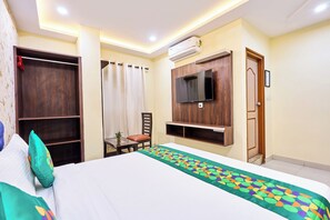 Standard Double Room - Treebo Three Street Inn (Bangalore)