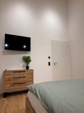 Room - Loft feeling in Monschau _ natural views, high ceilings, 3 bedrooms, 2 bathrooms & balcony (Monschau)