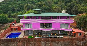 Exterior - Vista Hill (Mukavale)