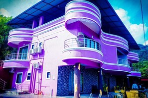 Exterior - Vista Hill (Mukavale)