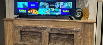 Swim and Stay in a Sweet Serene Studio - Tarzana in “The Valley”