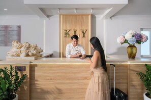 Reception - KLY Hotel & Retreat (Ho Chi Minh)