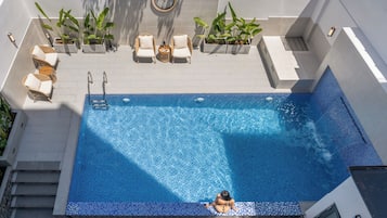 Private pool