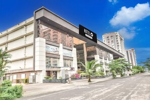 Exterior - Hotel O Sneh Rashmi Botanical Garden (Surat)