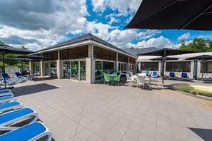 Outdoor dining - Accessible stay in Saumur with Terrace (Saumur)