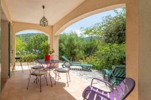 Outdoor dining - Pascaline, holiday cottage for 4 people (Bar-sur loup)