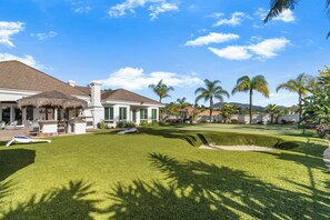 Golf - Sleeps 20 | Pool + Slide + Spa + Putting Green | Near Wineries | Barrel & Crest (Poway)