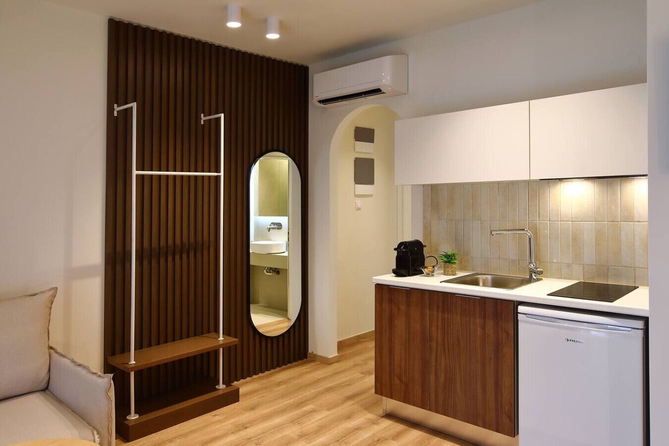 المنشأة من الداخل