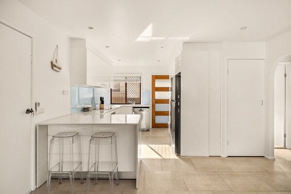 Fridge, microwave, oven, stovetop - Palm Beach Escape Steps from Sand (Palm Beach)