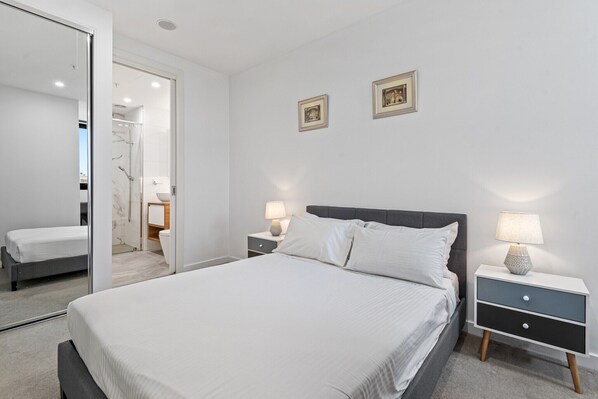 2 bedrooms, iron/ironing board, internet, bed sheets