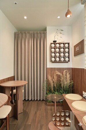 Free daily self-serve breakfast - Hongdae Ongi Hotel (Seoul)