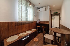含每日自助早餐