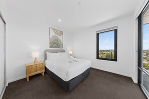 Room - Newly Built Apartment with Private Parking (Cannington)